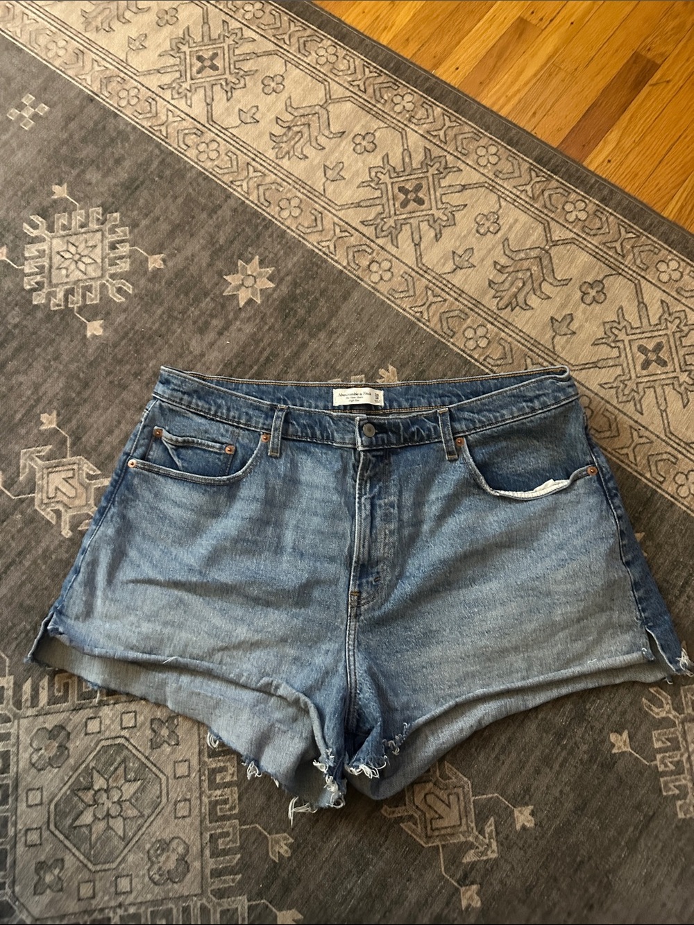 Abercrombie & Fitch Medium Wash Curve Love High Rise Mom Short